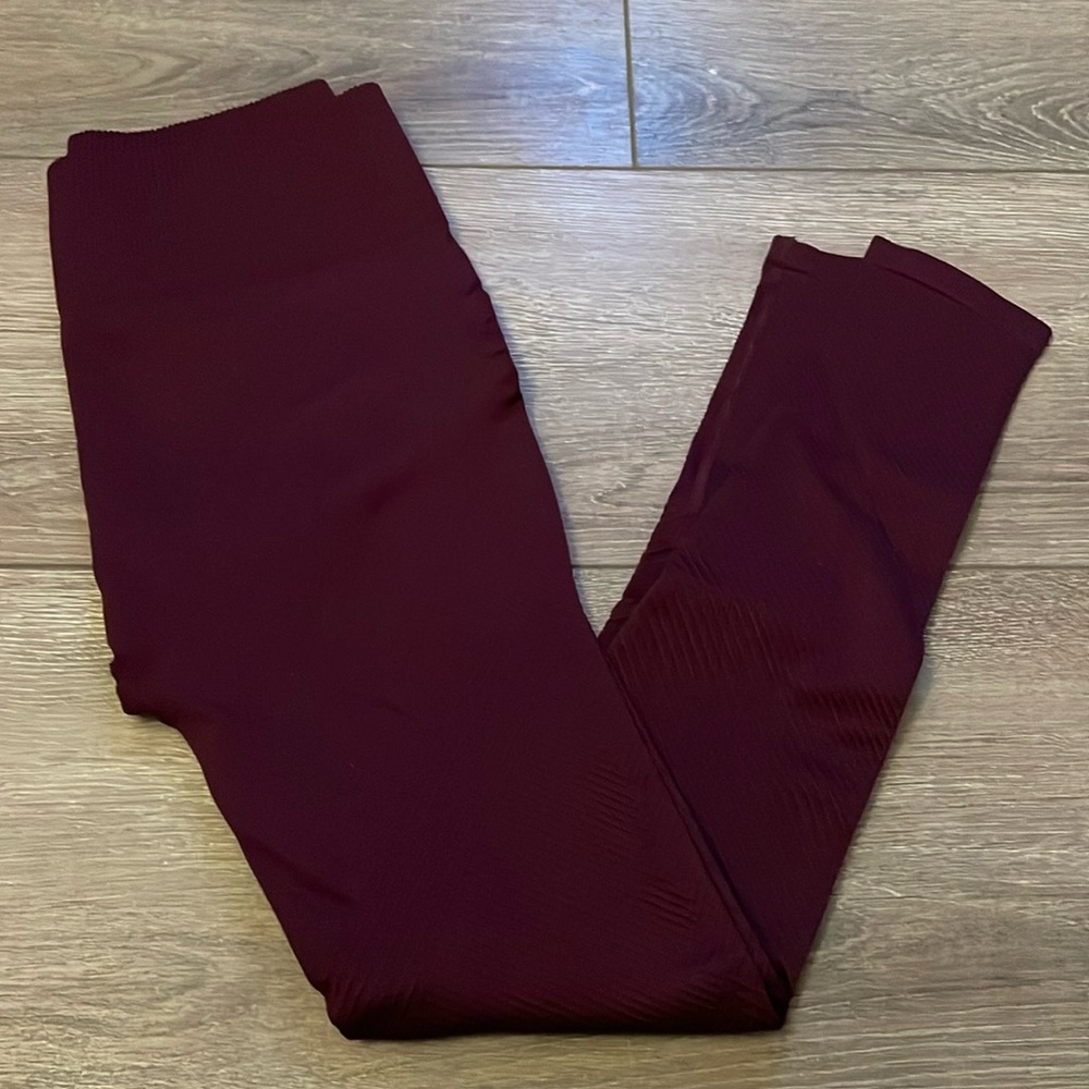 Fabletics High-Waisted Leggings in Maroon (XS)